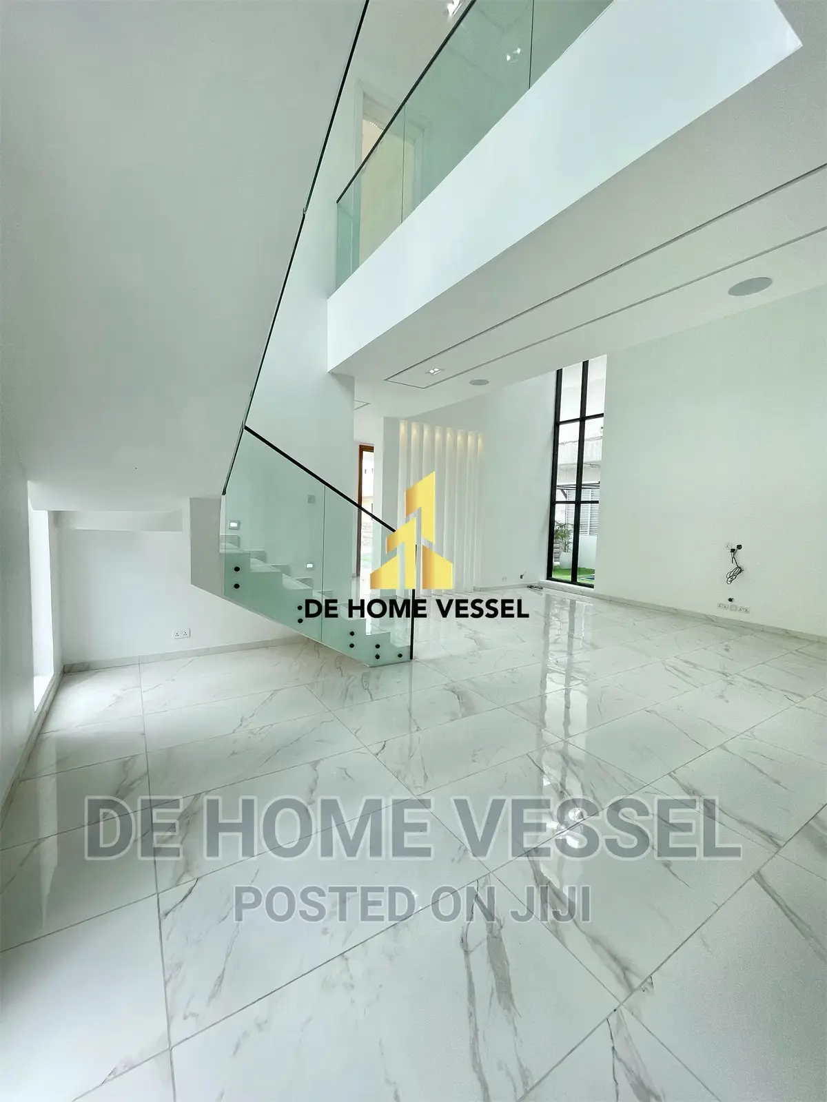 5bdrm Duplex in Chevron for sale in Chevron