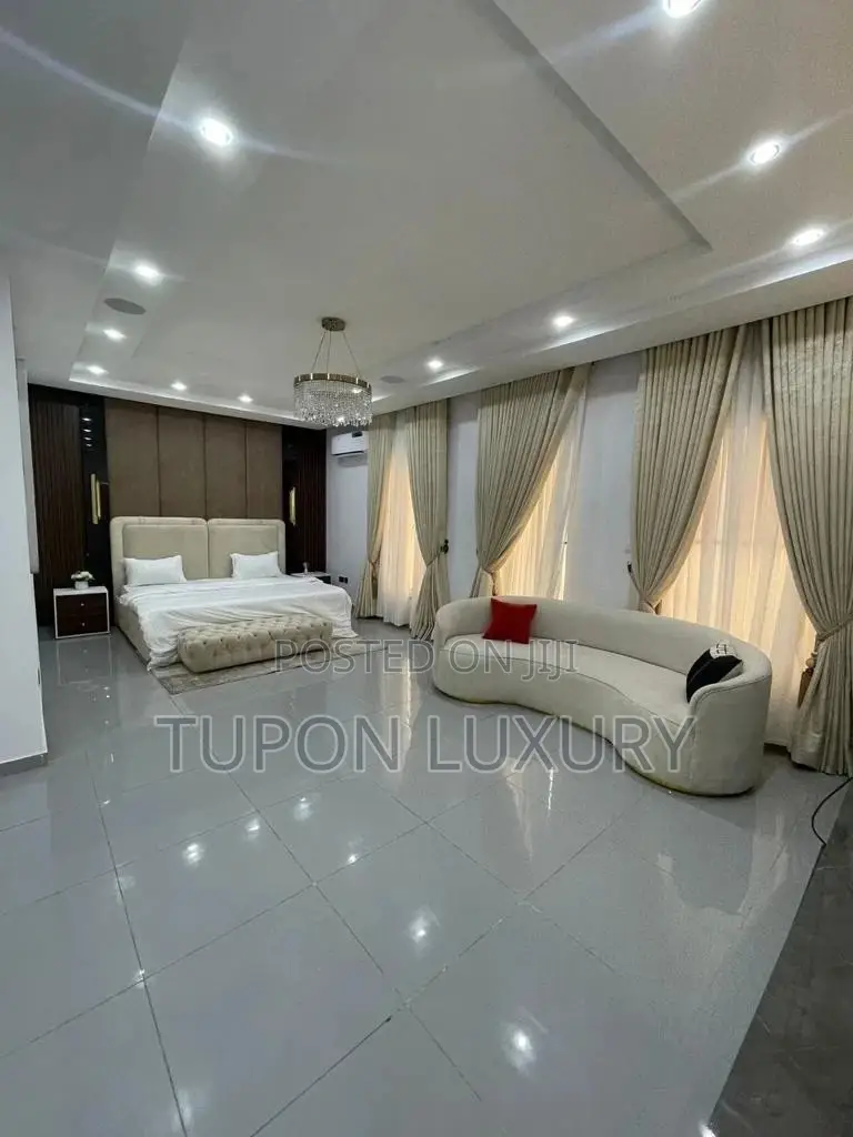 4 Bedroom Waterfront Apattmsnt in Lekki Phase 1
