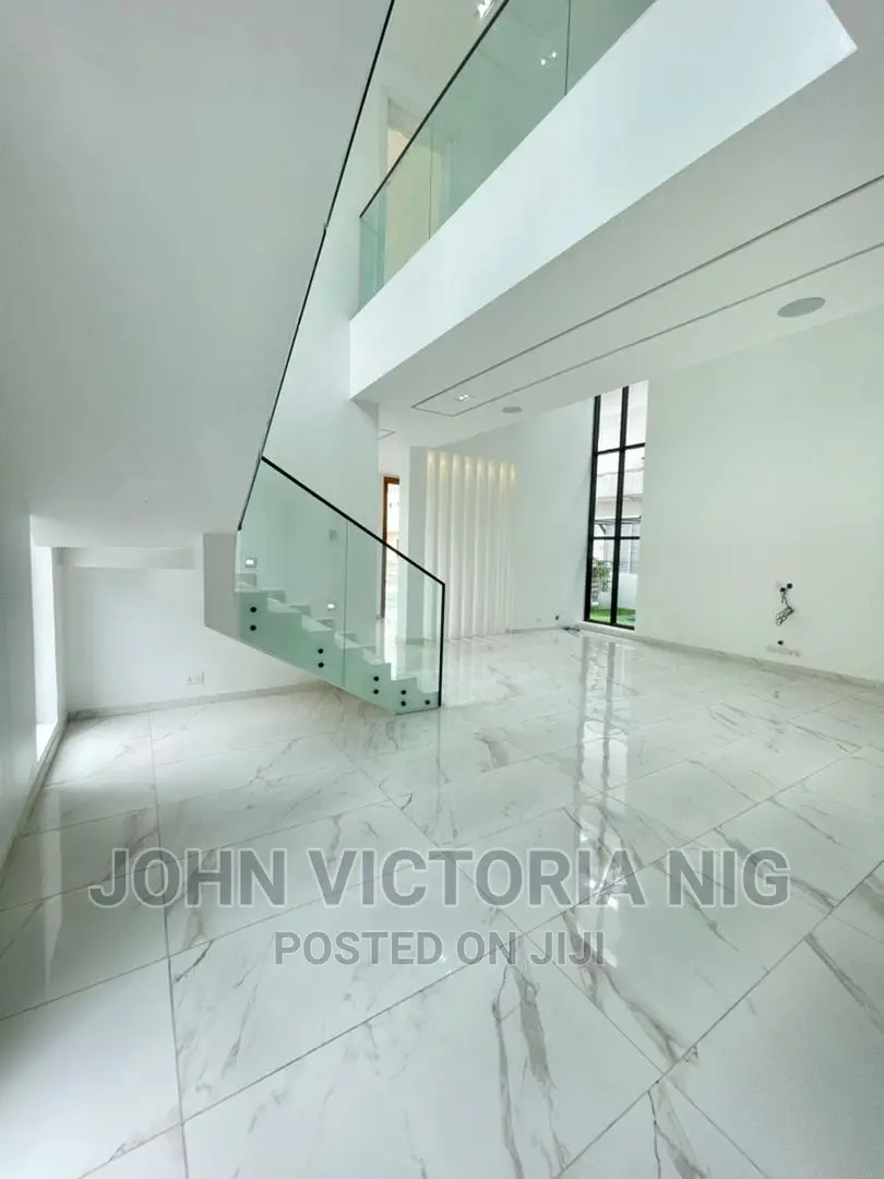 5bdrm Duplex in Chevron, Ajah for sale in Ajah