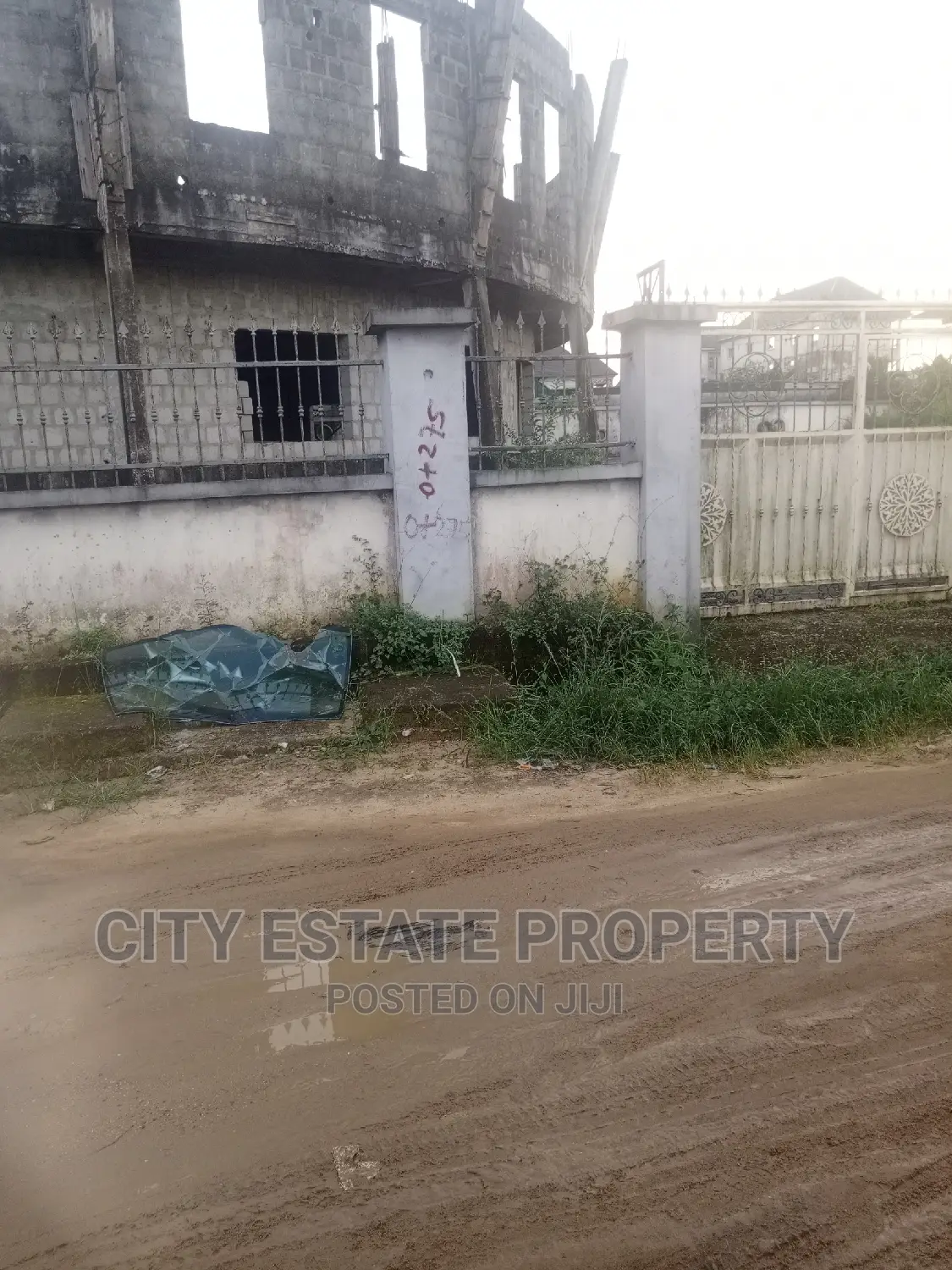 Uncompleted Event Centre Around Mandela Estate Sars Rd Ph in Rukpokwu