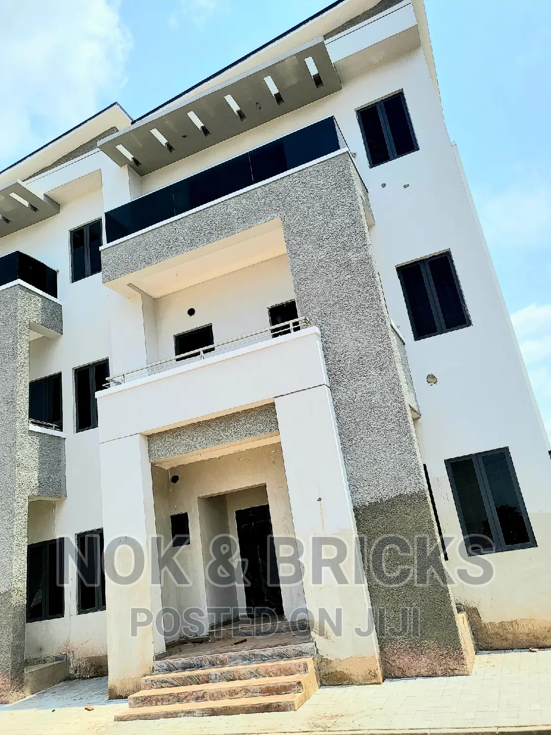 5bdrm Duplex in Bricks Luxury Court, Durumi for sale in Durumi
