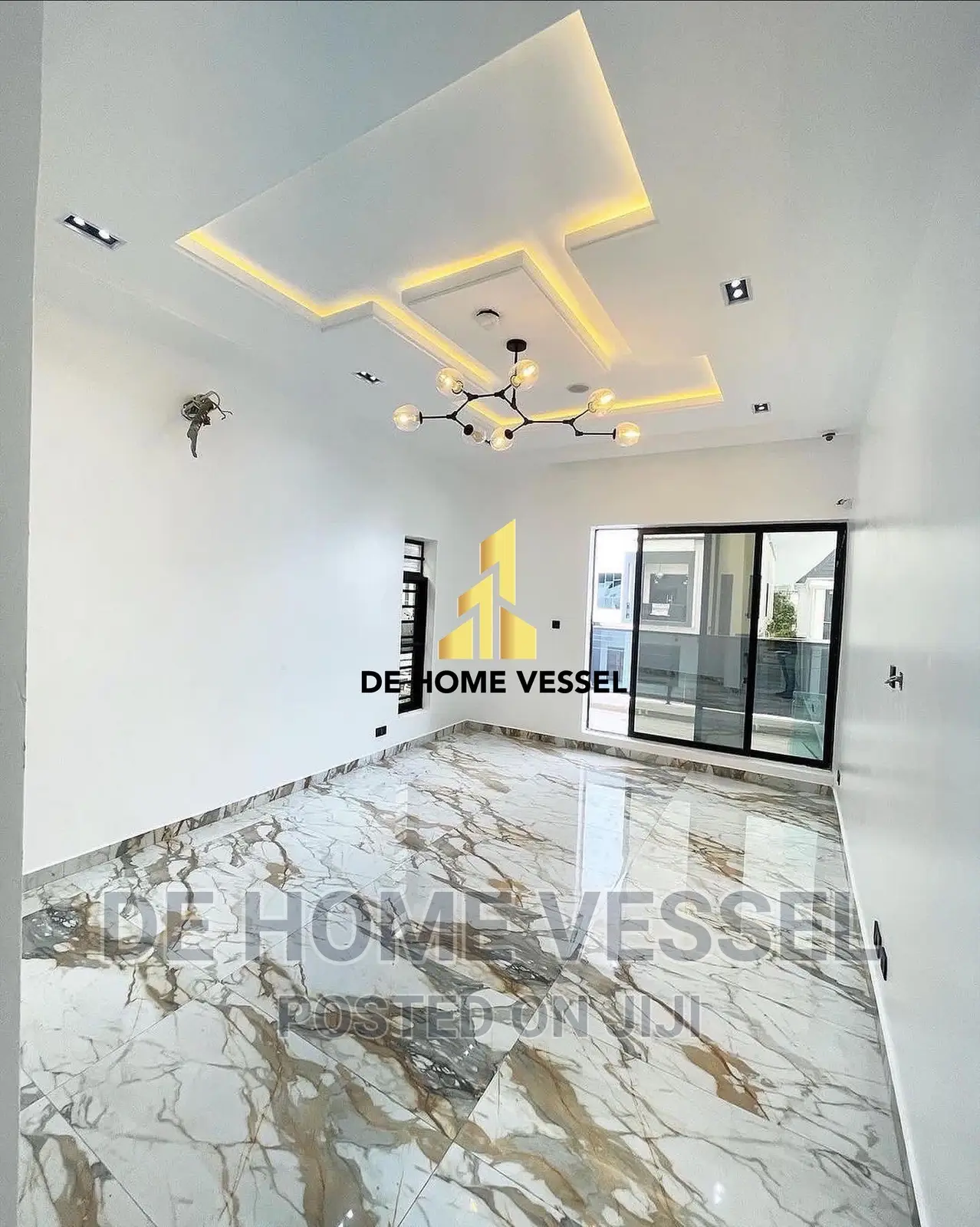 5bdrm Duplex in Ikota for sale in Ikota