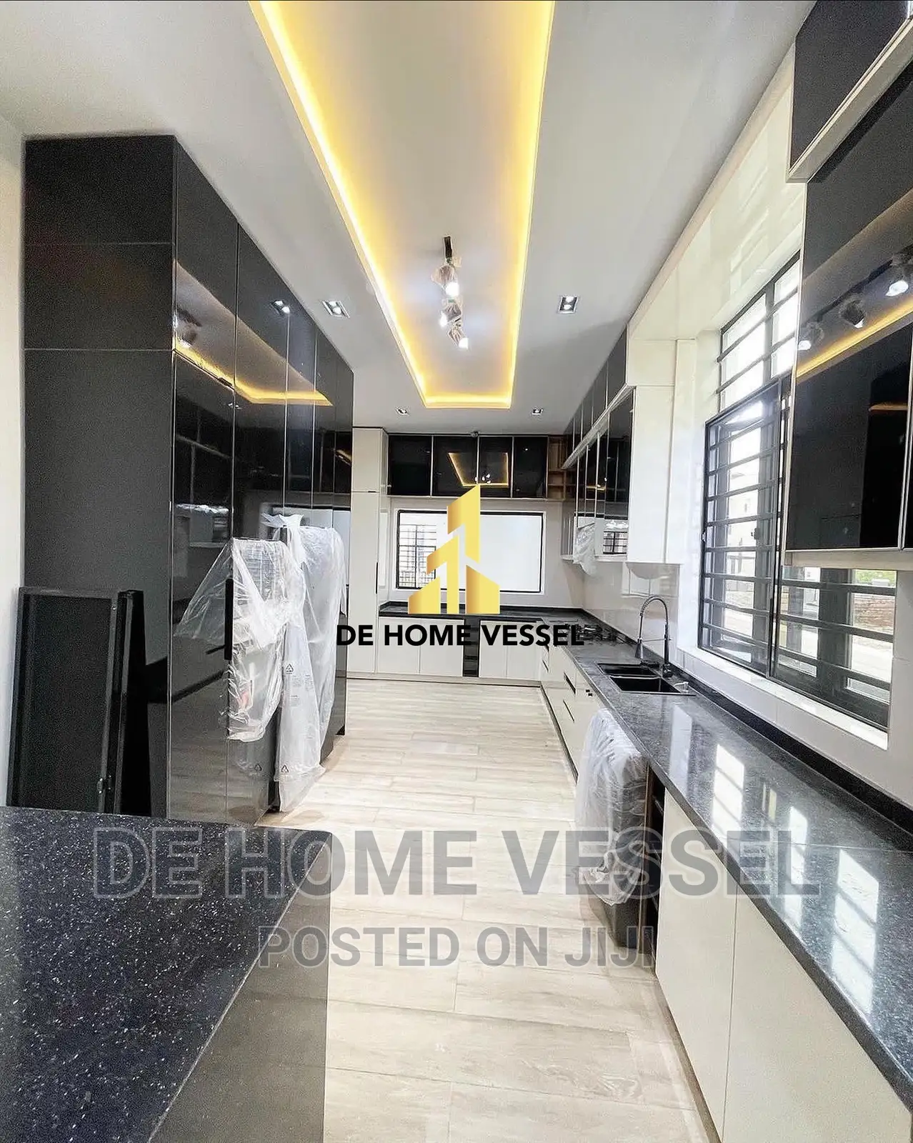 5bdrm Duplex in Ikota for sale in Ikota