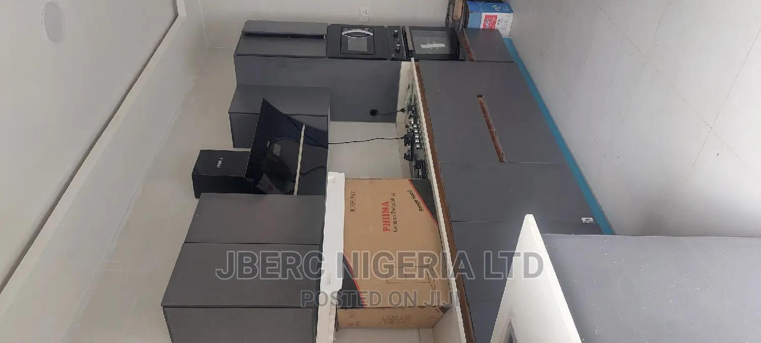 4bdrm Duplex in Mc Foy Thomas Estate for sale in Thomas Estate
