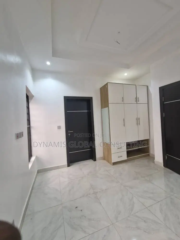Furnished 4bdrm Townhouse/Terrace in Omole Phase 2 for Sale in Omole Phase 2
