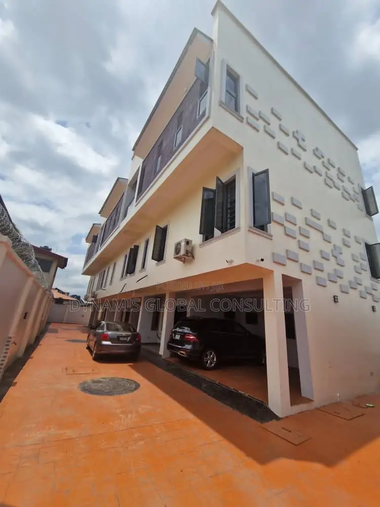 Furnished 4bdrm Townhouse/Terrace in Omole Phase 2 for Sale in Omole Phase 2