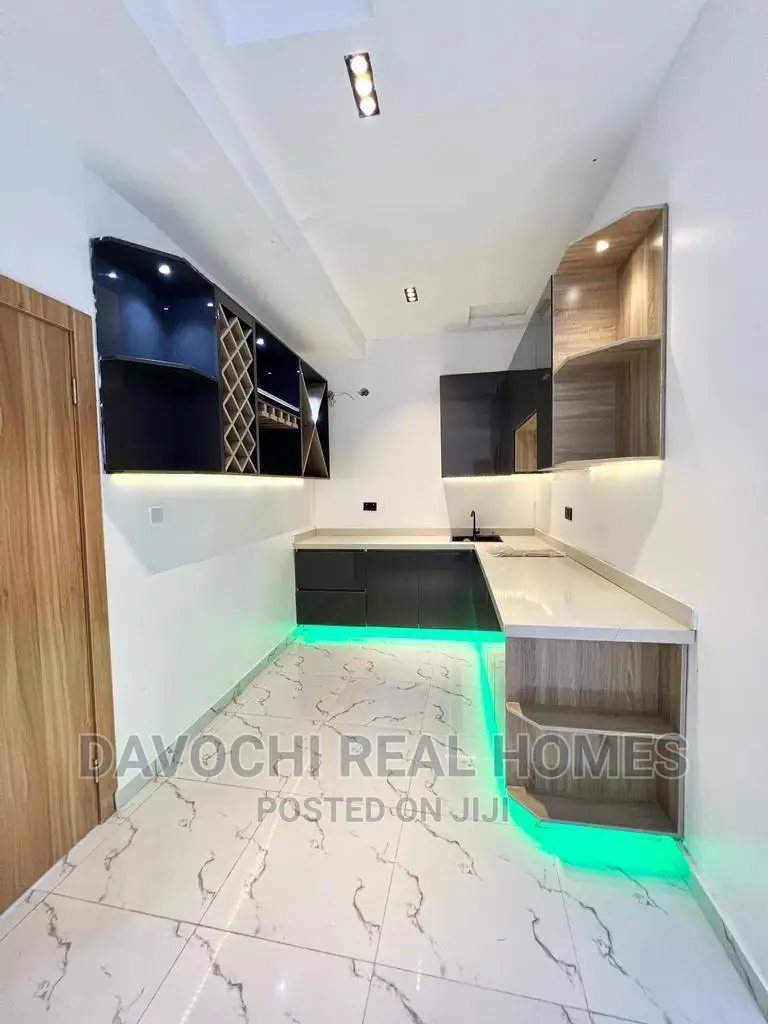 5bdrm Duplex in Ajah for sale in Ajah