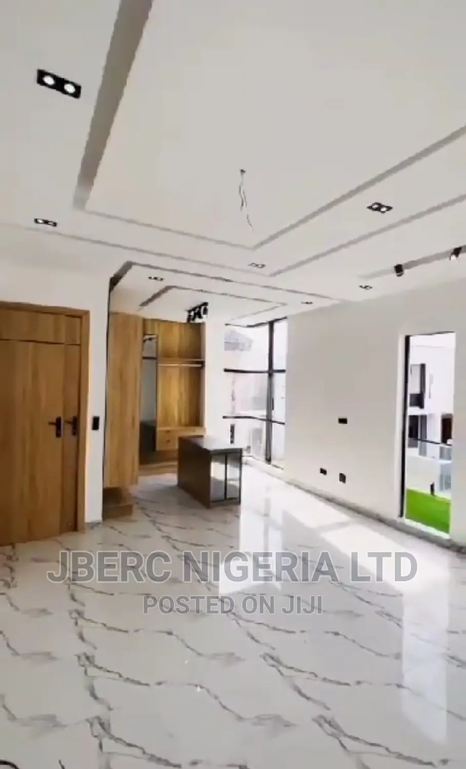5bdrm Duplex in Chevron Estate for sale in Chevron