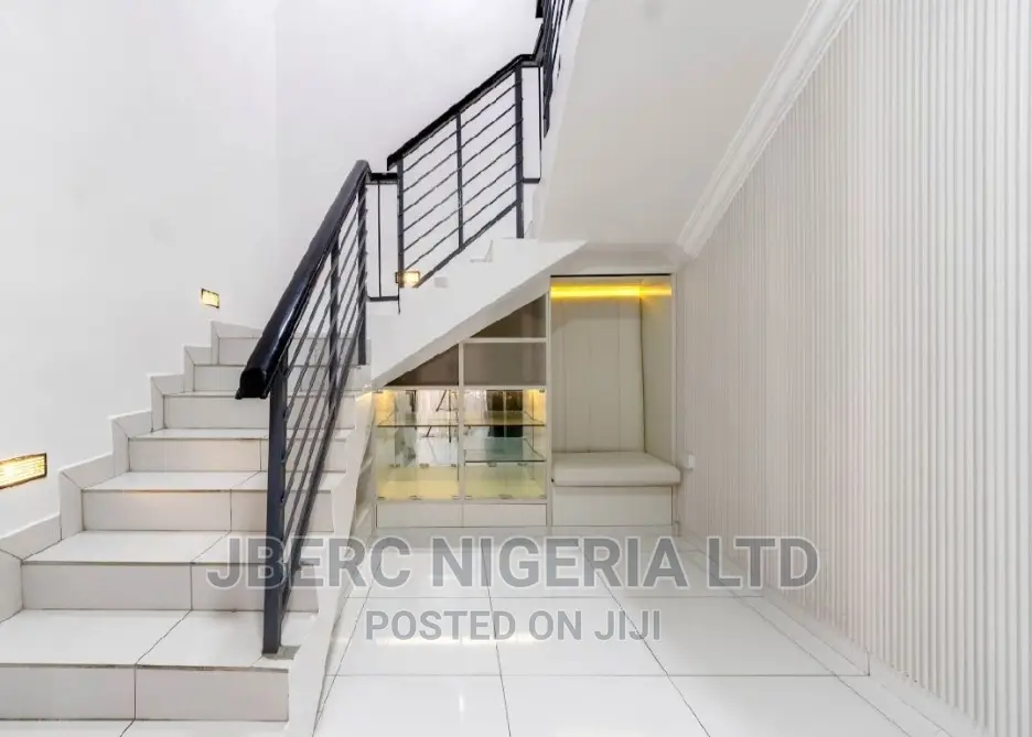 Short Stay Apartment Lekki -right in Lekki Phase 1