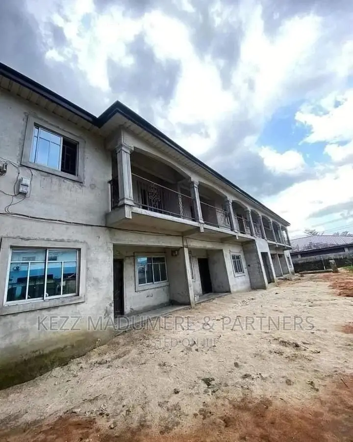 1bdrm Block of Flats in Off Sars Road, Port for sale in Port-Harcourt