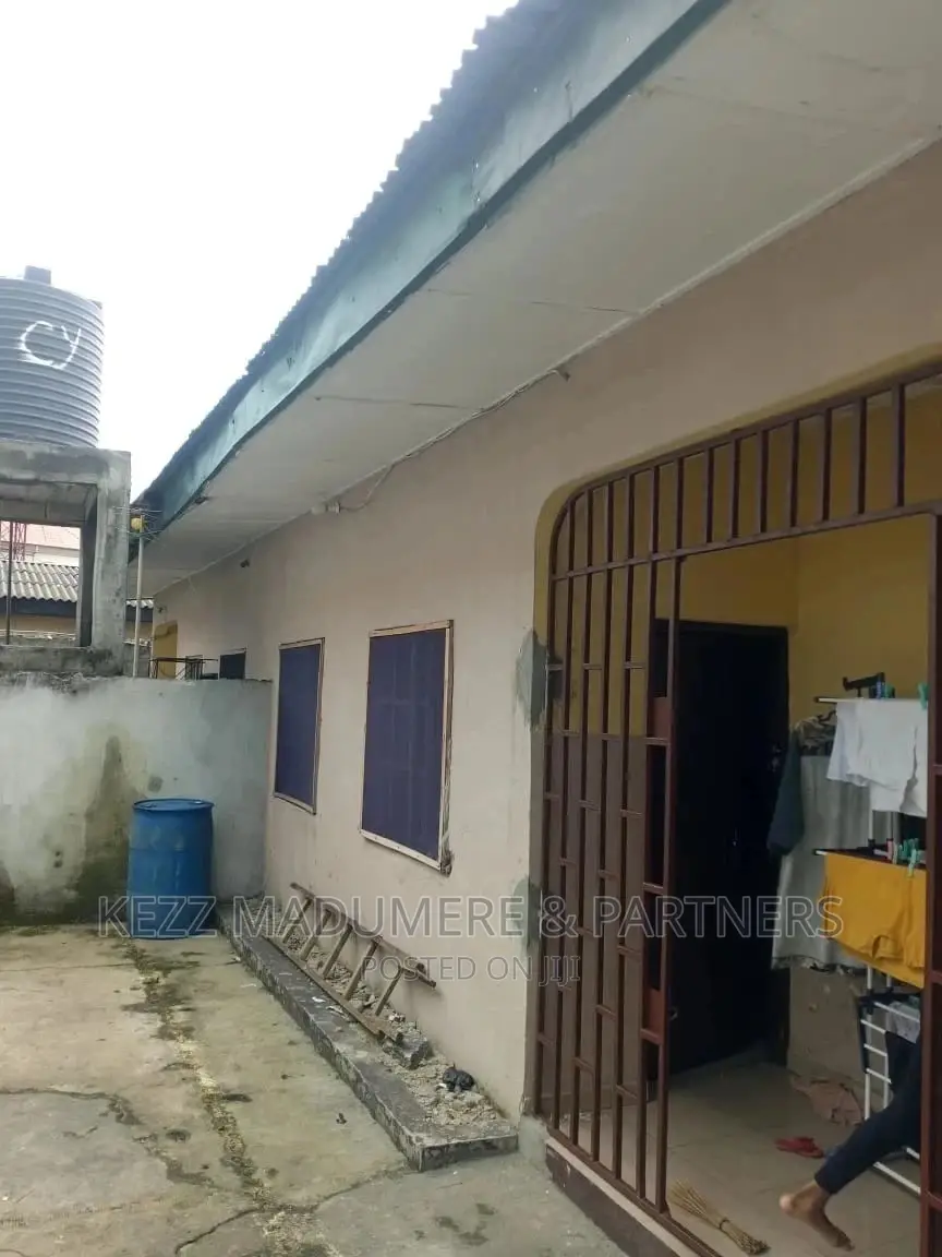 6bdrm Block of Flats in Major Rd Road, Port for sale in Port-Harcourt