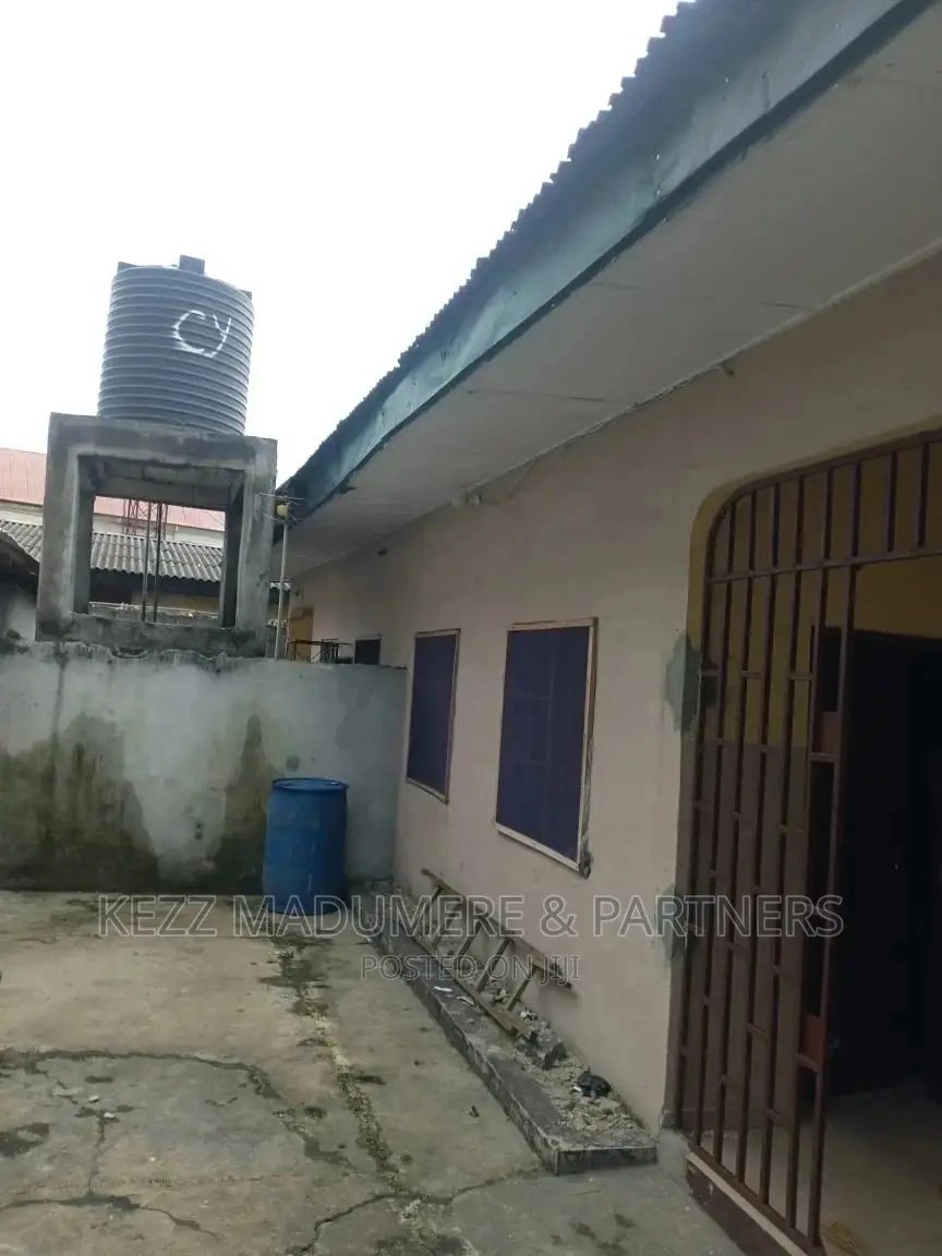 6bdrm Block of Flats in Major Rd Road, Port for sale in Port-Harcourt