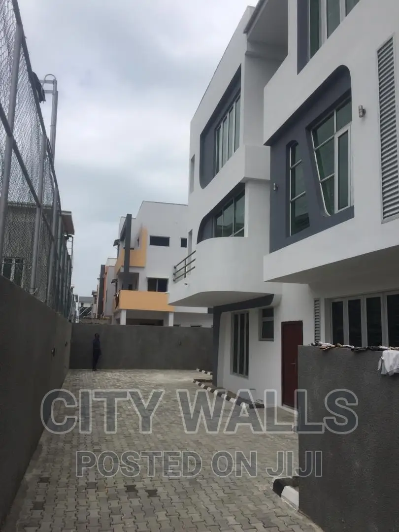 5bdrm Duplex in Richmond Estate, Ikate for rent in Ikate
