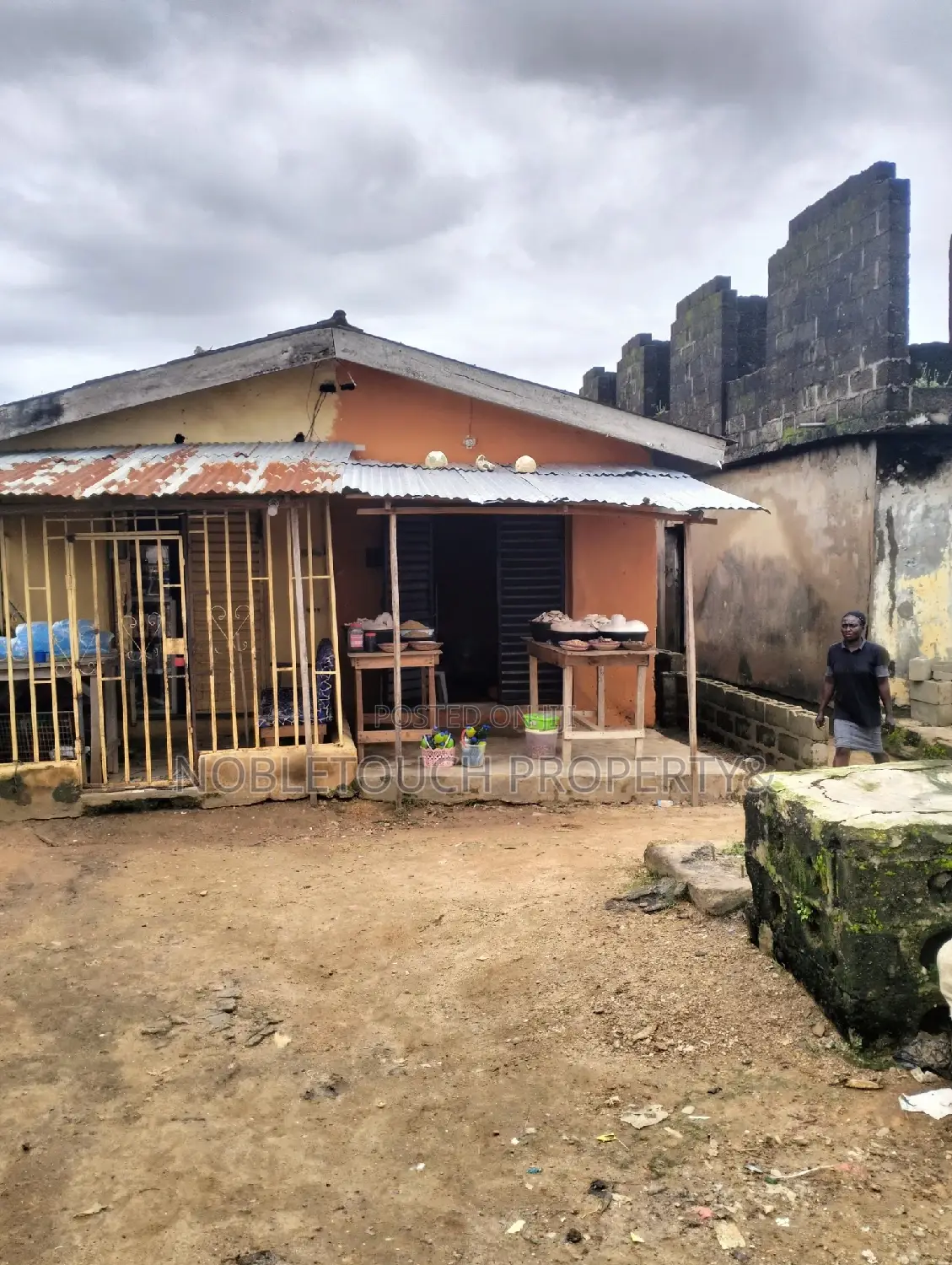 8bdrm Bungalow in Isheri Olofin Lagos, Ita Oluwo for sale in Ita Oluwo