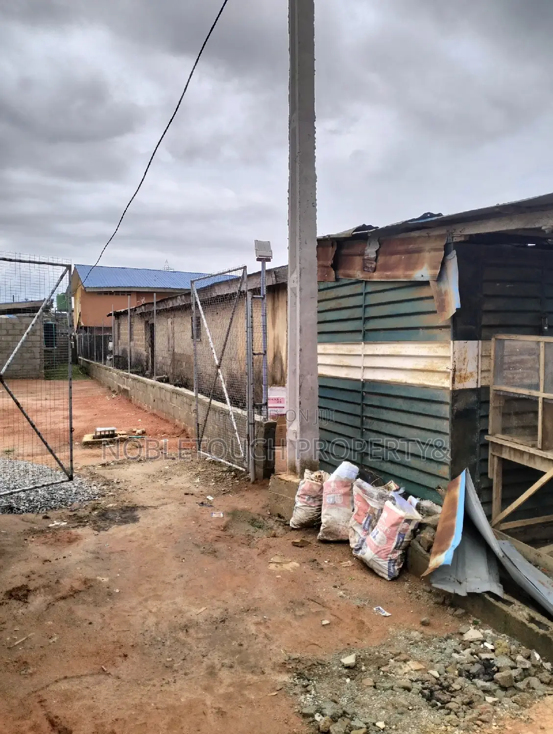 8bdrm Bungalow in Isheri Olofin Lagos, Ita Oluwo for sale in Ita Oluwo