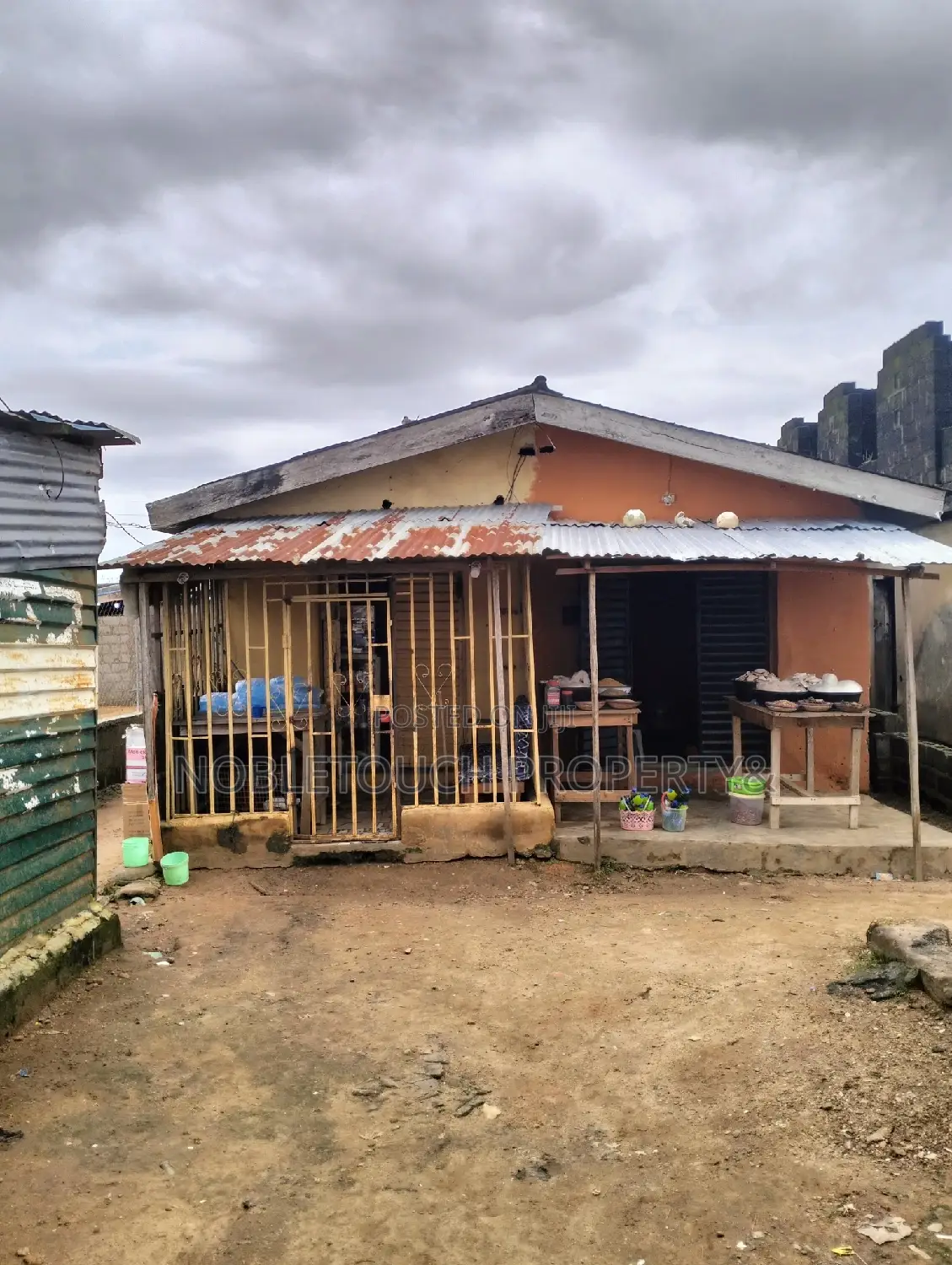 8bdrm Bungalow in Isheri Olofin Lagos, Ita Oluwo for sale in Ita Oluwo