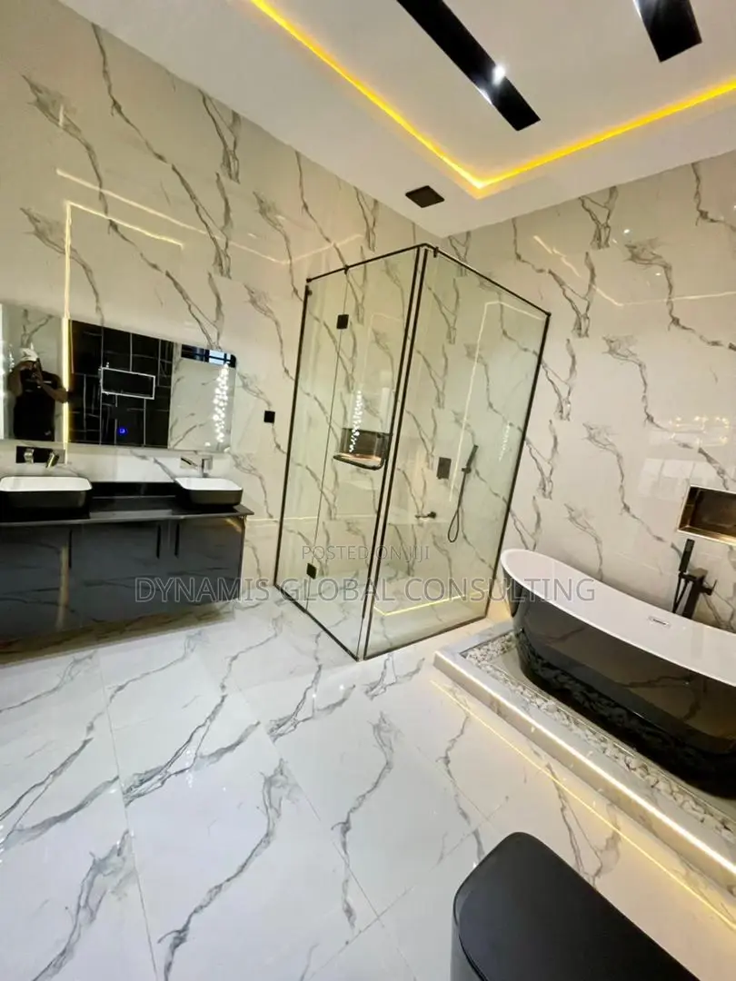 Furnished 5bdrm Duplex in Lekki Phase 2, Chevron for sale in Chevron