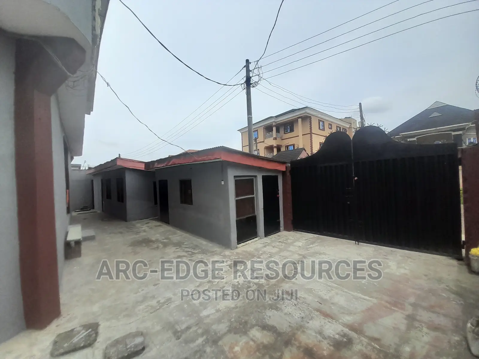 3bdrm Block of Flats in Ago Palace for sale in Ago Palace