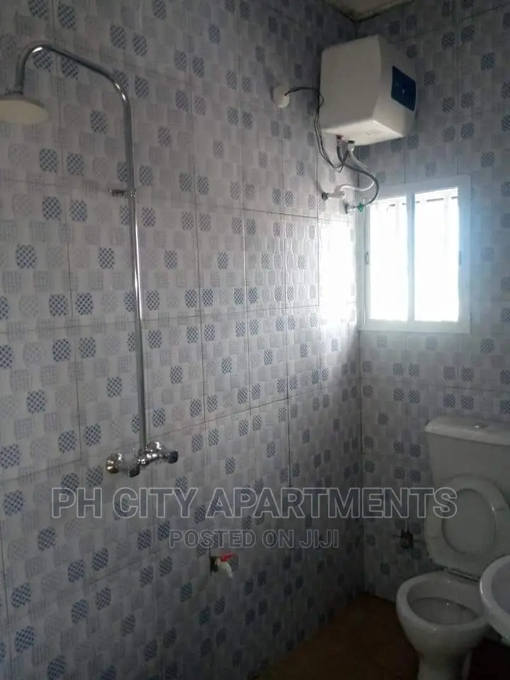 2bdrm Block of Flats in Cedarwood Estate, Port-Harcourt for rent in Port-Harcourt