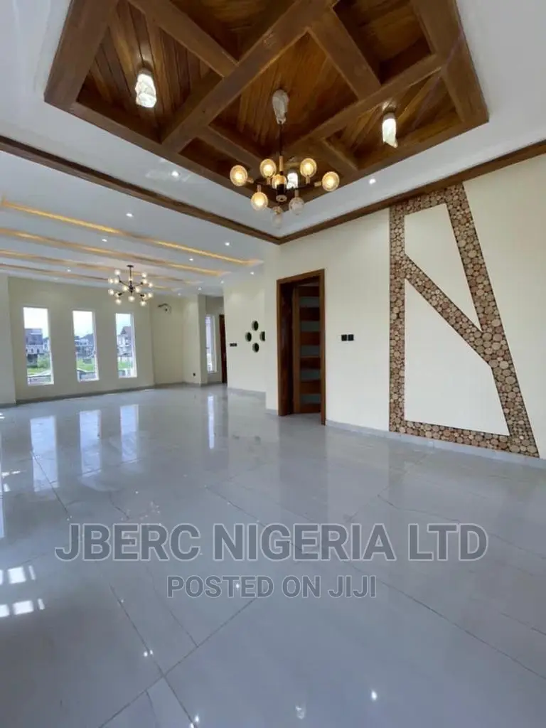 5bdrm Duplex in Lakeview Park Estate, Ikota for sale in Ikota