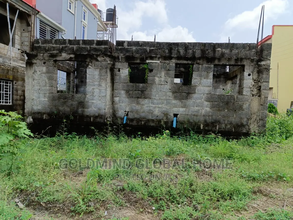 5bdrm Duplex in Lugbe for sale in Sabon Lugbe