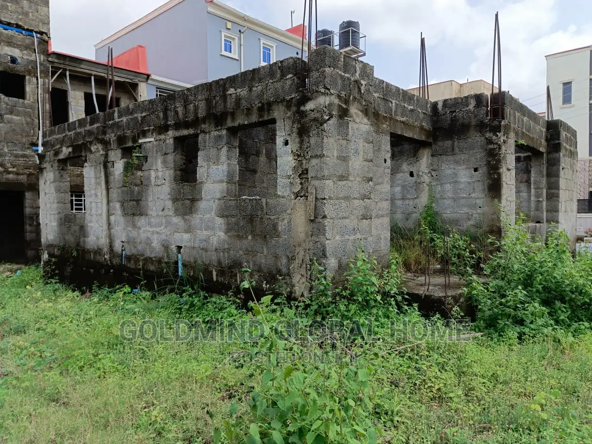 5bdrm Duplex in Lugbe for sale in Sabon Lugbe