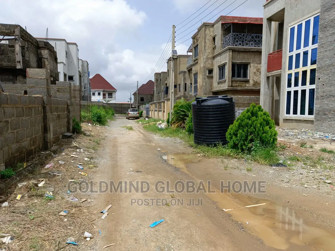 5bdrm Duplex in Lugbe for sale in Sabon Lugbe