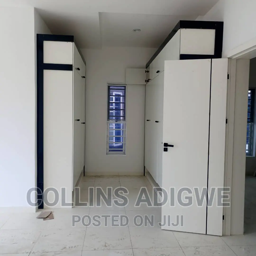 4bdrm Apartment in Lekki Phase 1,. for sale in Lekki Phase 1