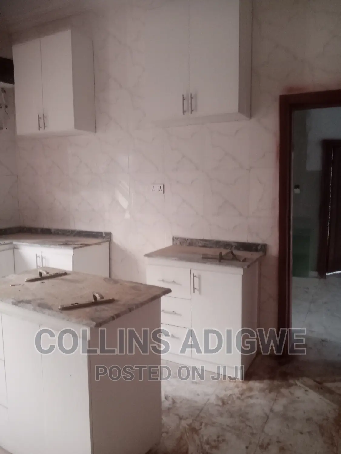 3bdrm Apartment in Ogombo for sale in Ogombo