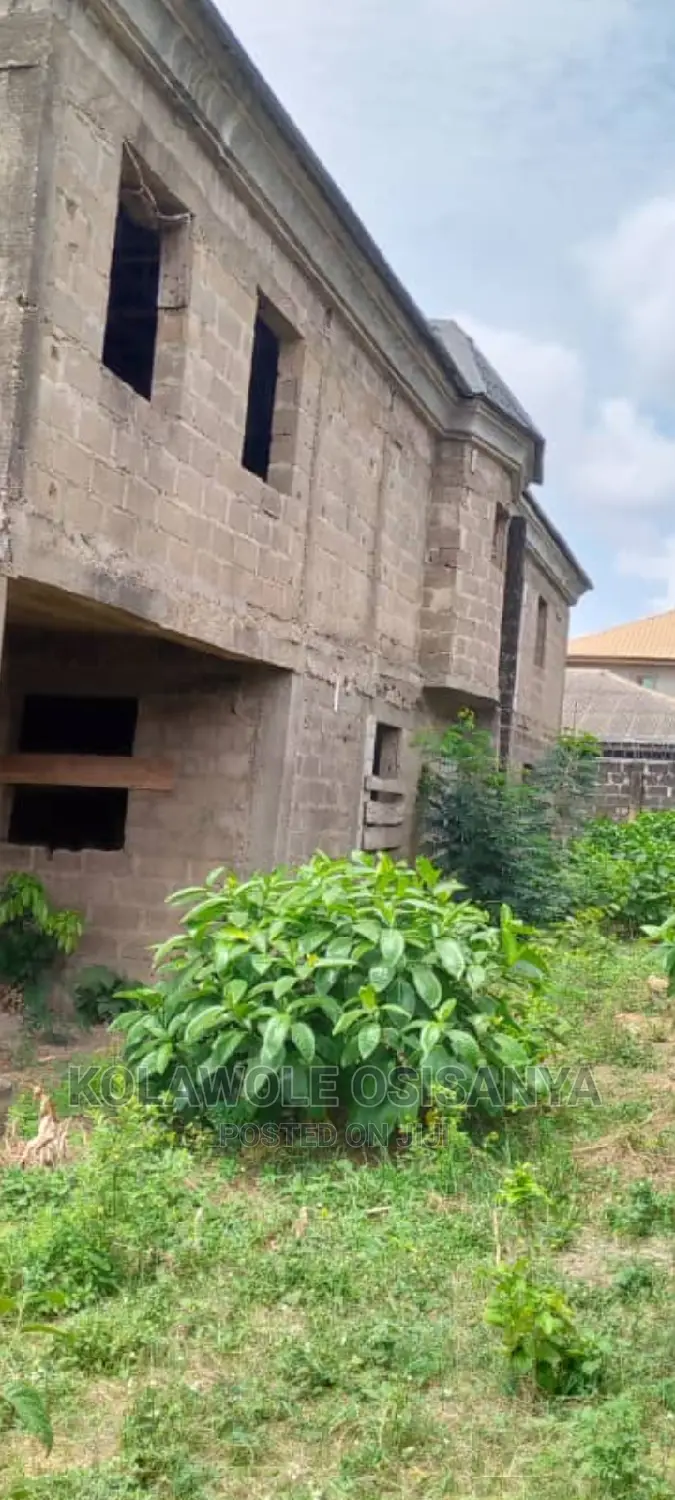 4bdrm Duplex in Igando / Ikotun/Igando for Sale in Igando / Ikotun/Igando