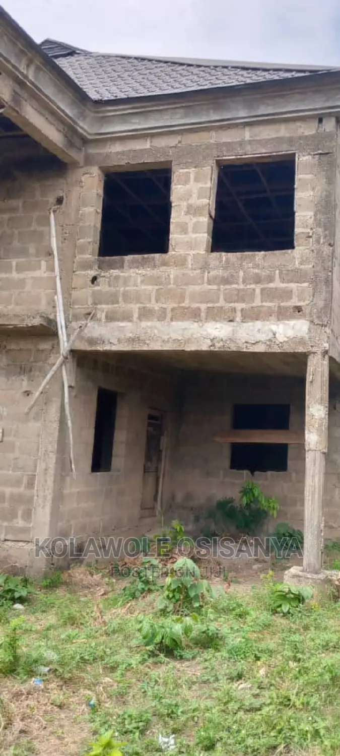4bdrm Duplex in Igando / Ikotun/Igando for Sale in Igando / Ikotun/Igando