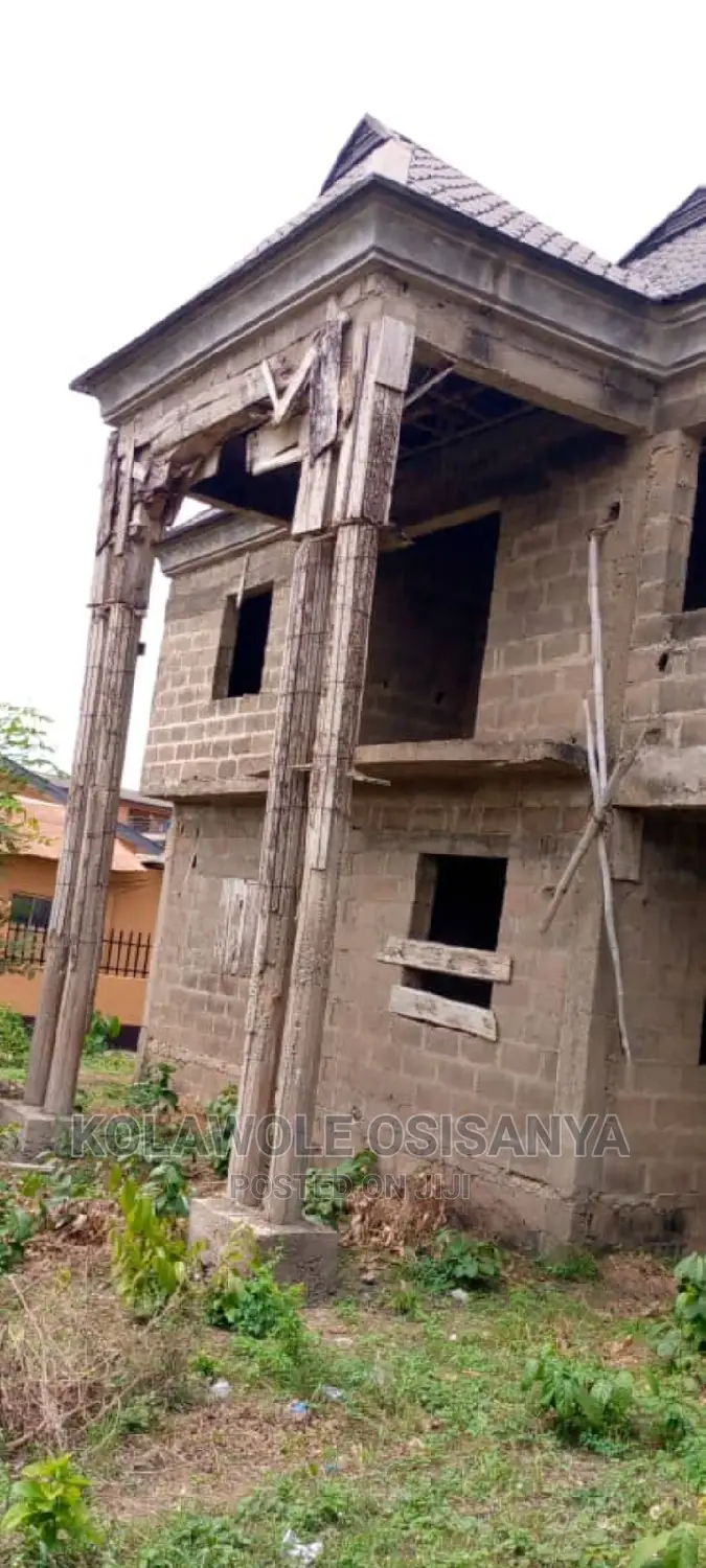4bdrm Duplex in Igando / Ikotun/Igando for Sale in Igando / Ikotun/Igando
