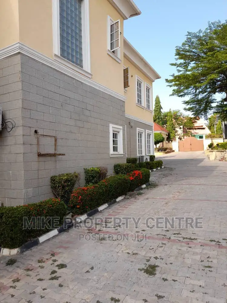6bdrm Duplex in Asokoro for sale in Asokoro