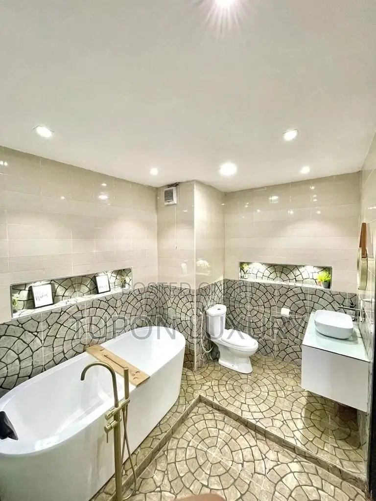3bed Waterfront With Snooker Pool in Lekki Phase 1 in Lekki Phase 1