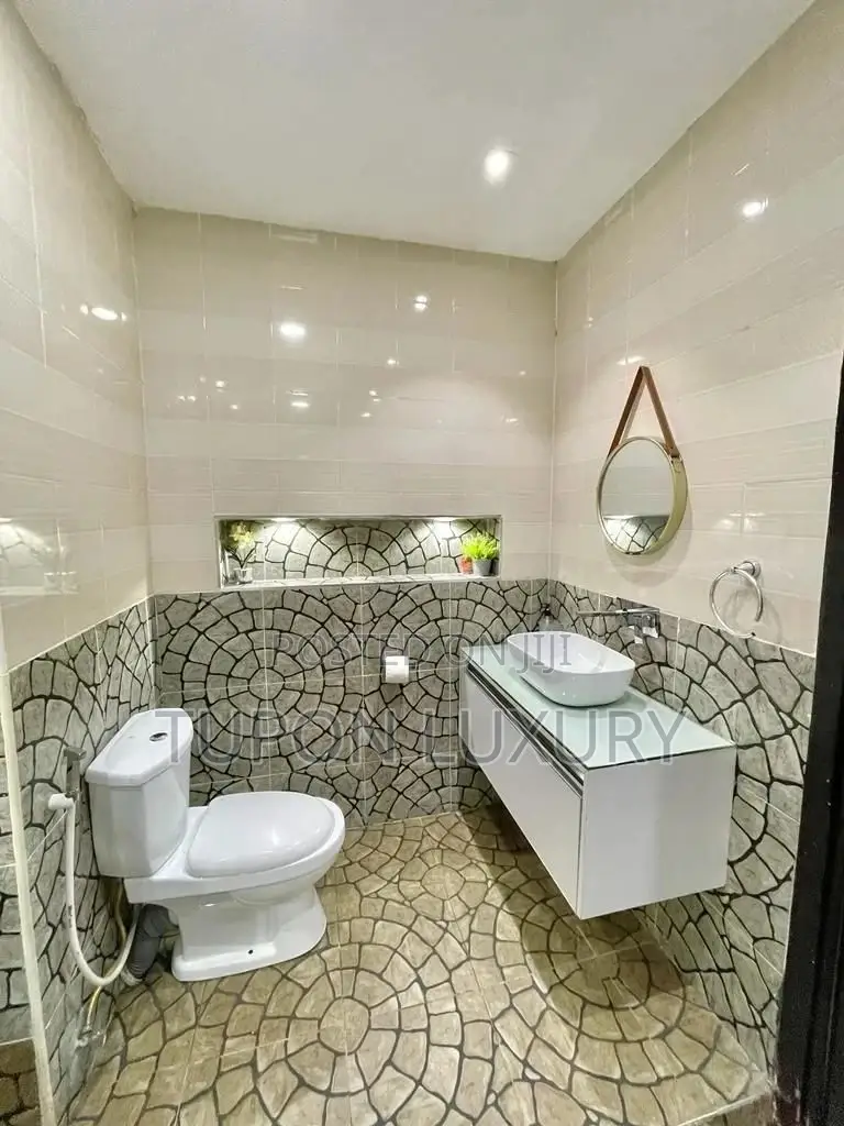 3bed Waterfront With Snooker Pool in Lekki Phase 1 in Lekki Phase 1