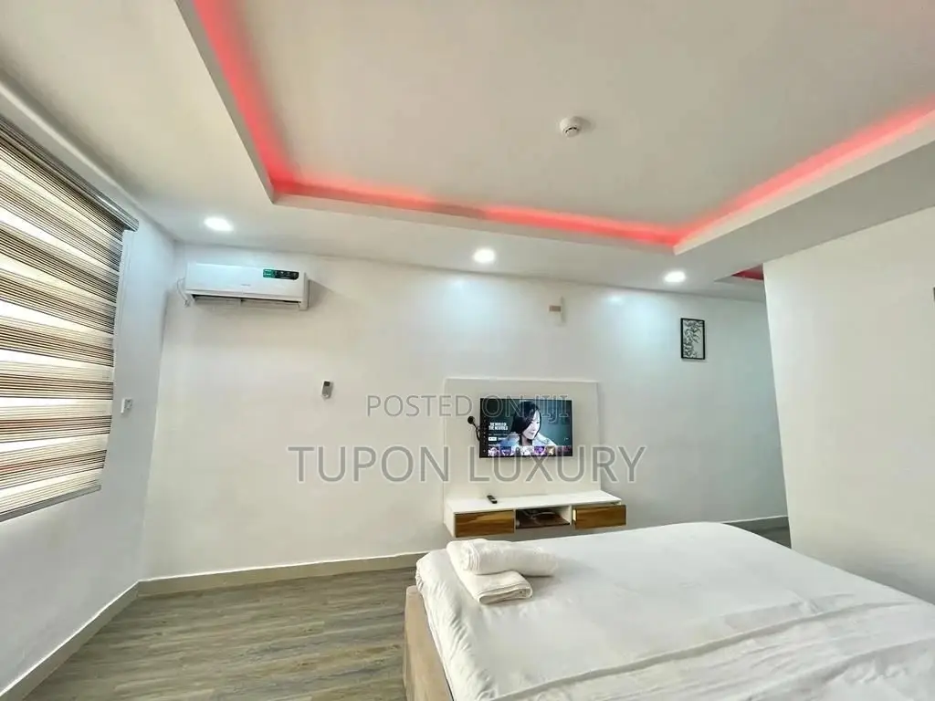 3bed Waterfront With Snooker Pool in Lekki Phase 1 in Lekki Phase 1