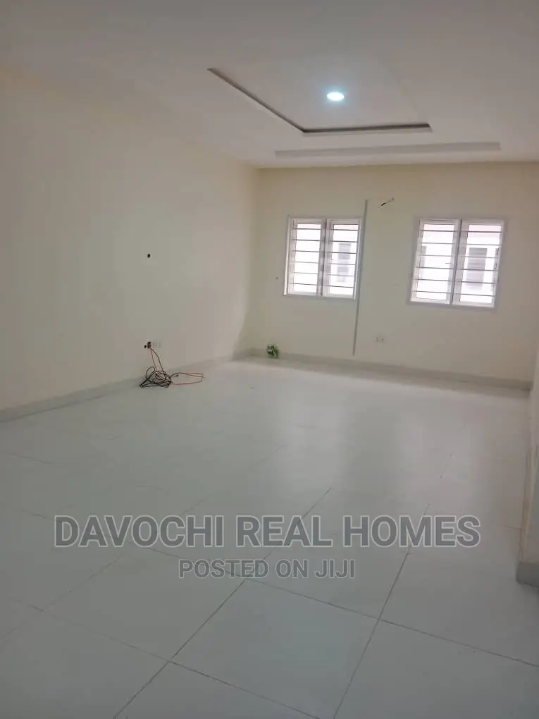 3bdrm Duplex in Orchid Road, Lekki for rent in Lekki