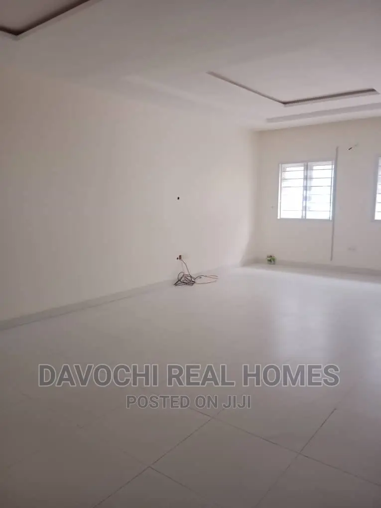 3bdrm Duplex in Orchid Road, Lekki for rent in Lekki
