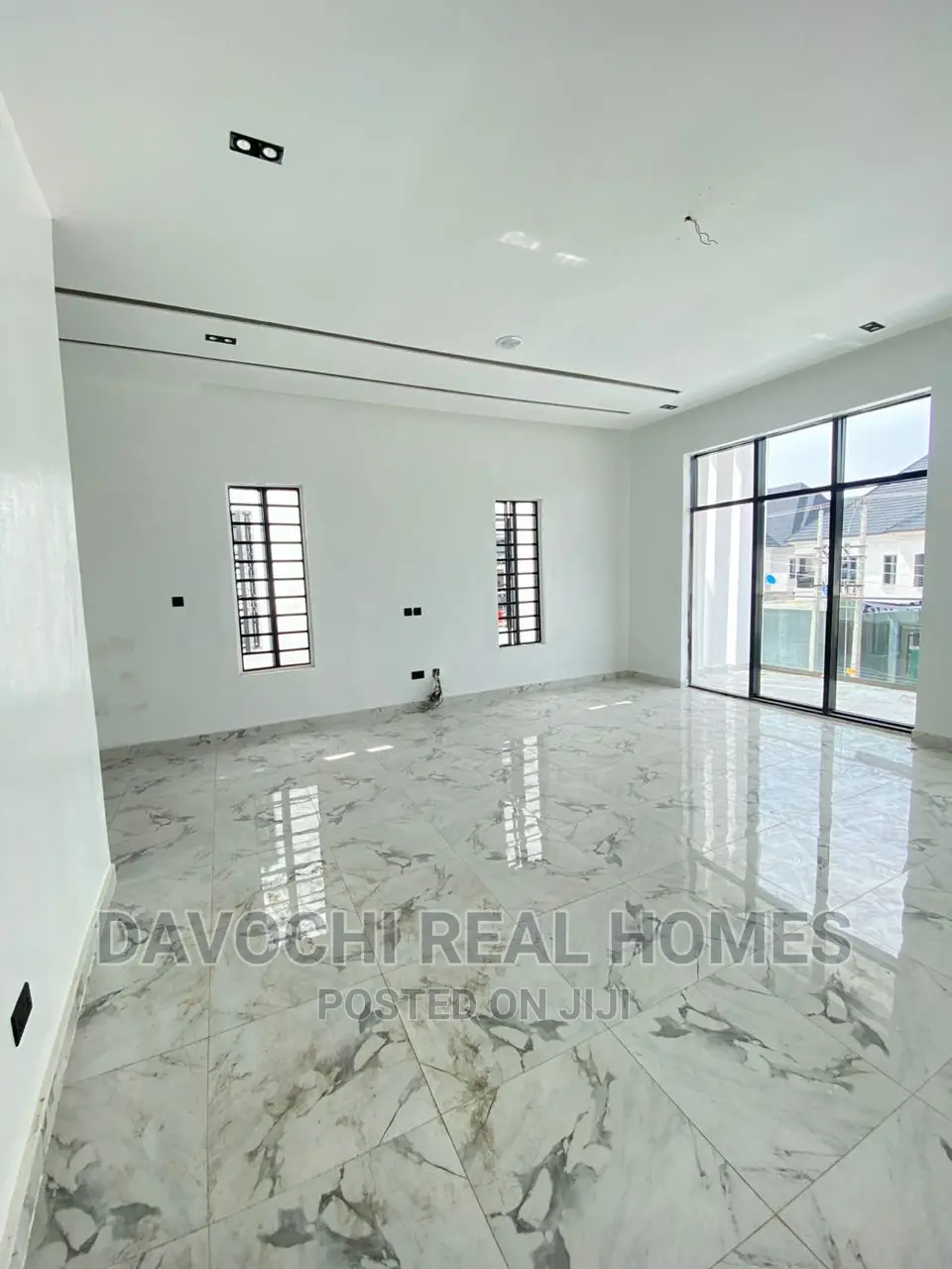 5bdrm Duplex in Orchid Road, Lekki for sale in Lekki