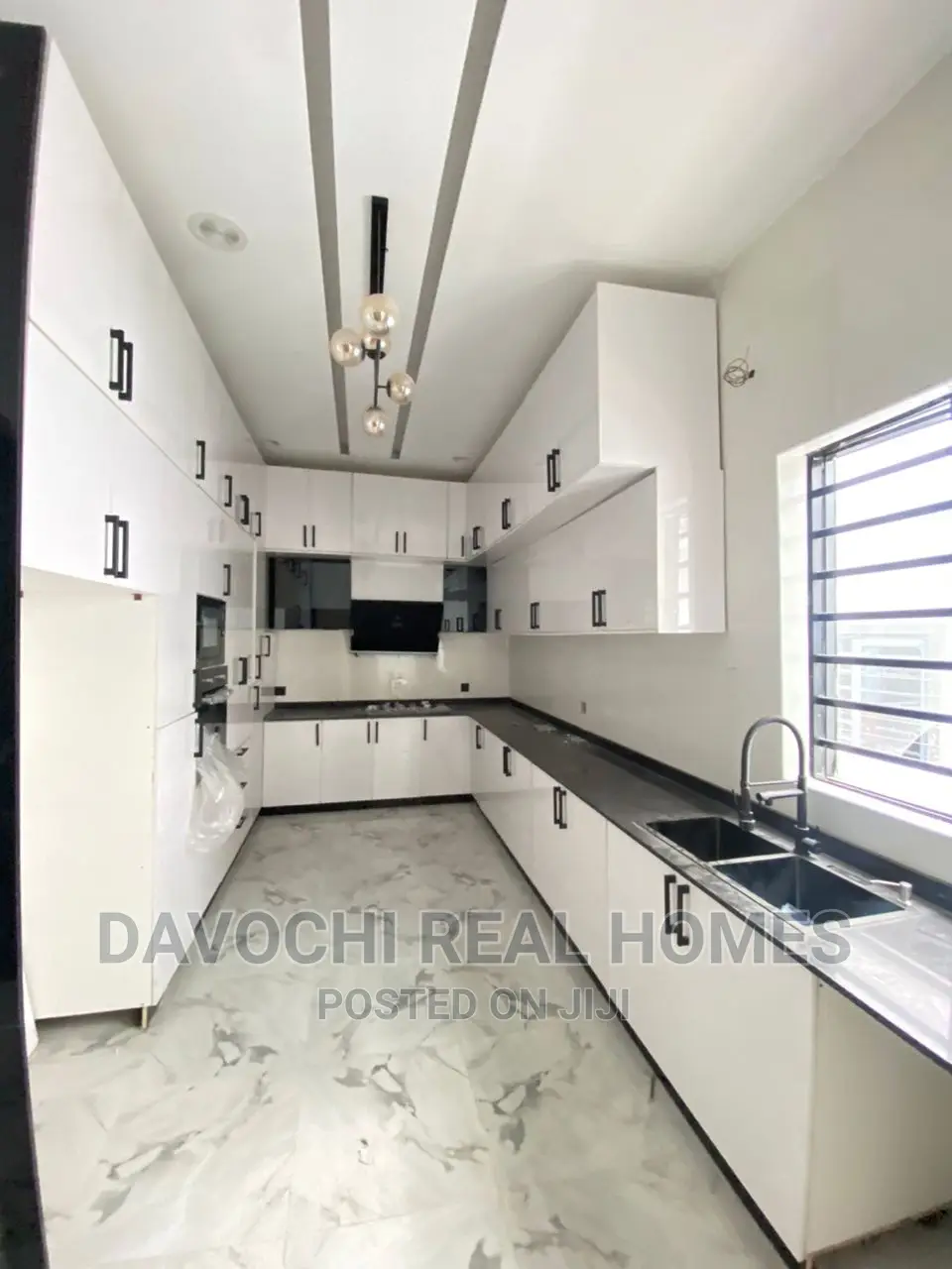 5bdrm Duplex in Orchid Road, Lekki for sale in Lekki