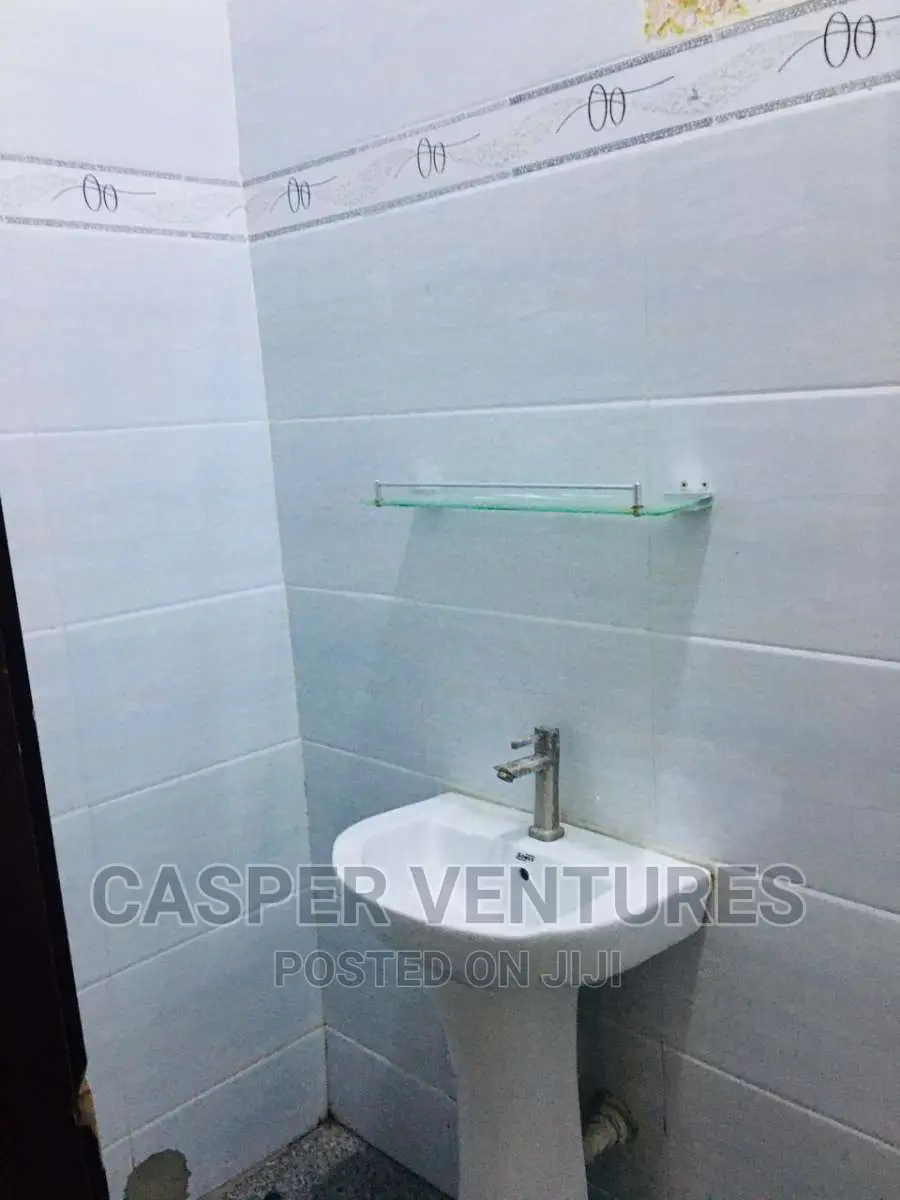 Mini Flat in Idado for rent in Idado