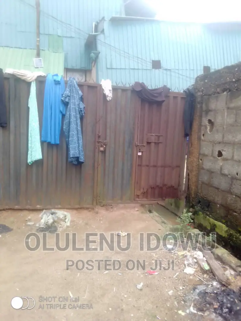 Furnished 2bdrm Block of Flats in Adams Estate, Alimosho for sale in Alimosho