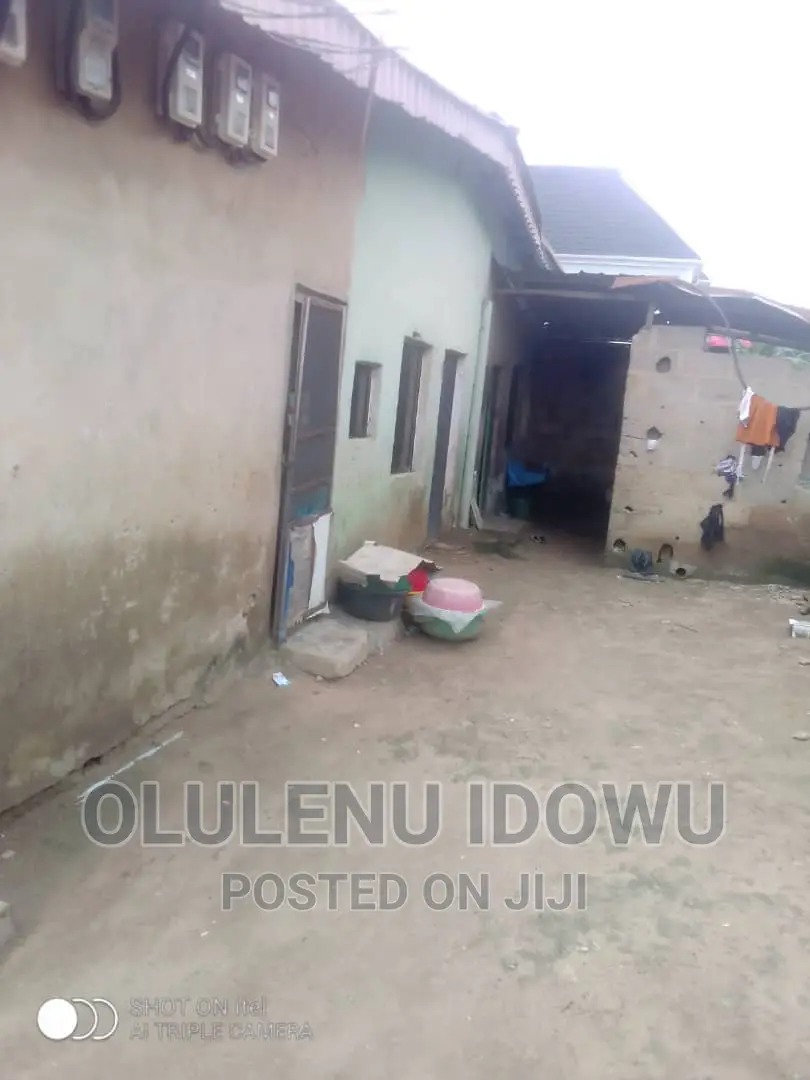 Furnished 2bdrm Block of Flats in Adams Estate, Alimosho for sale in Alimosho