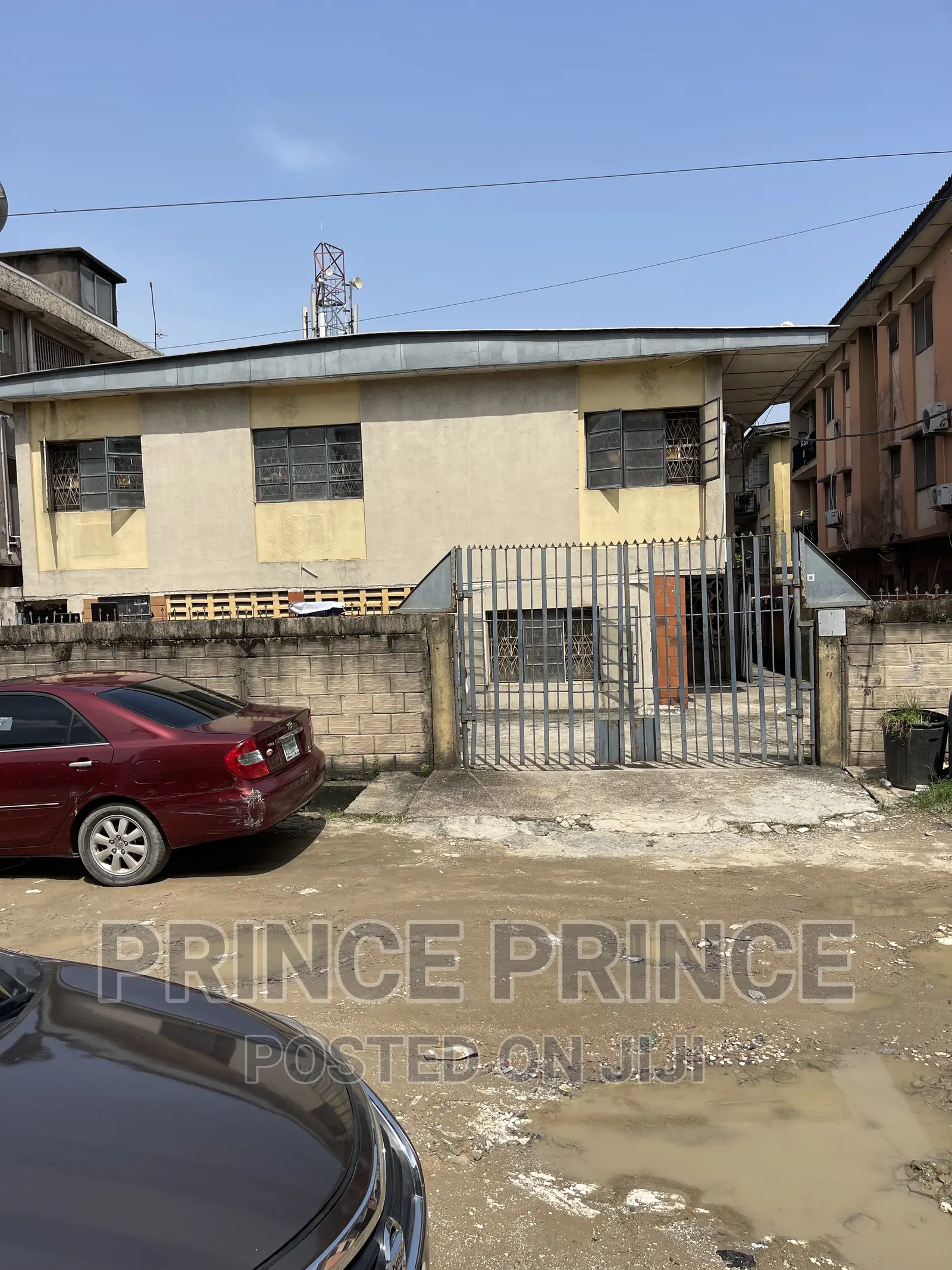 3bdrm Block of Flats in Surulere for sale in Surulere