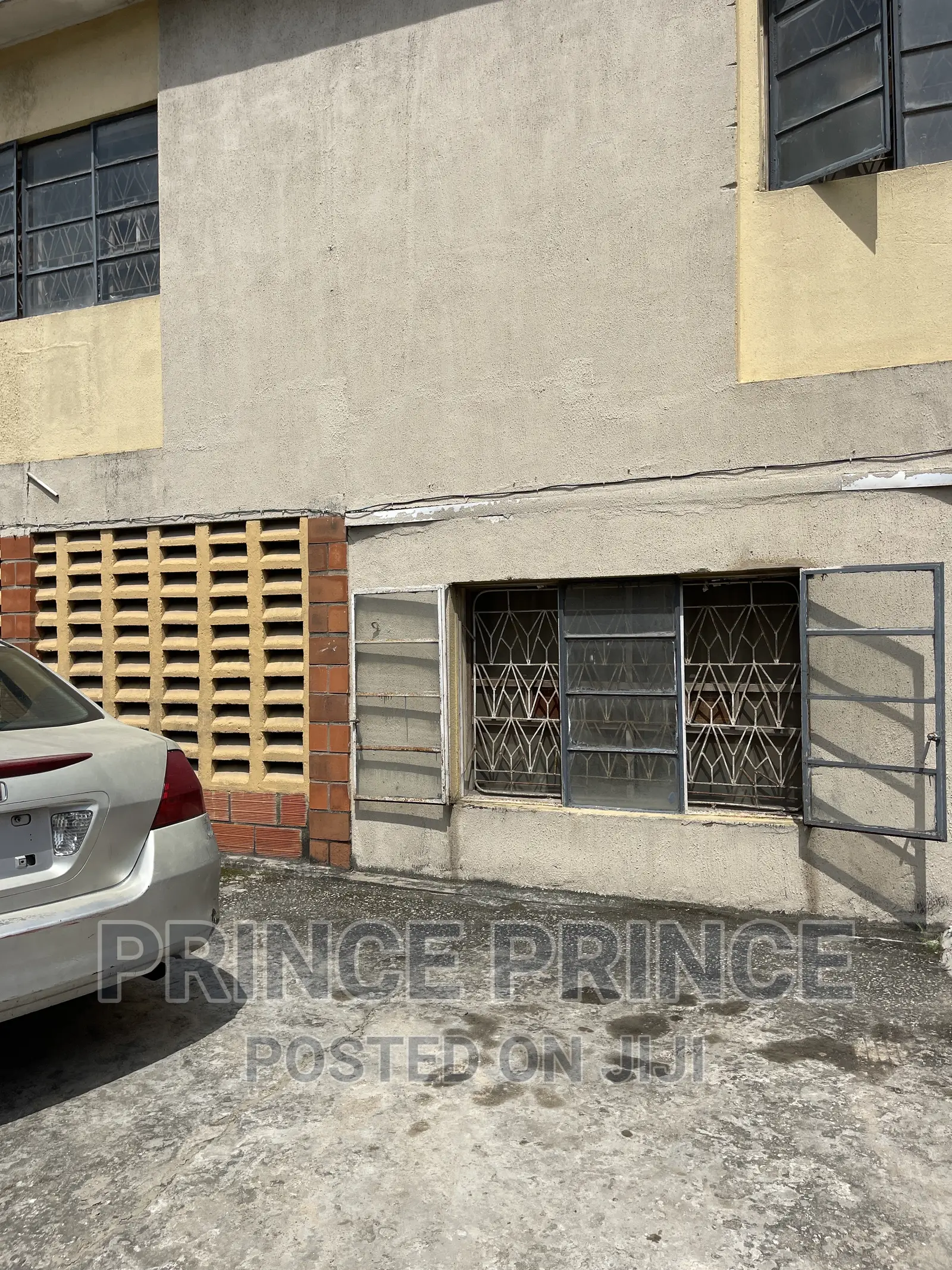 3bdrm Block of Flats in Surulere for sale in Surulere