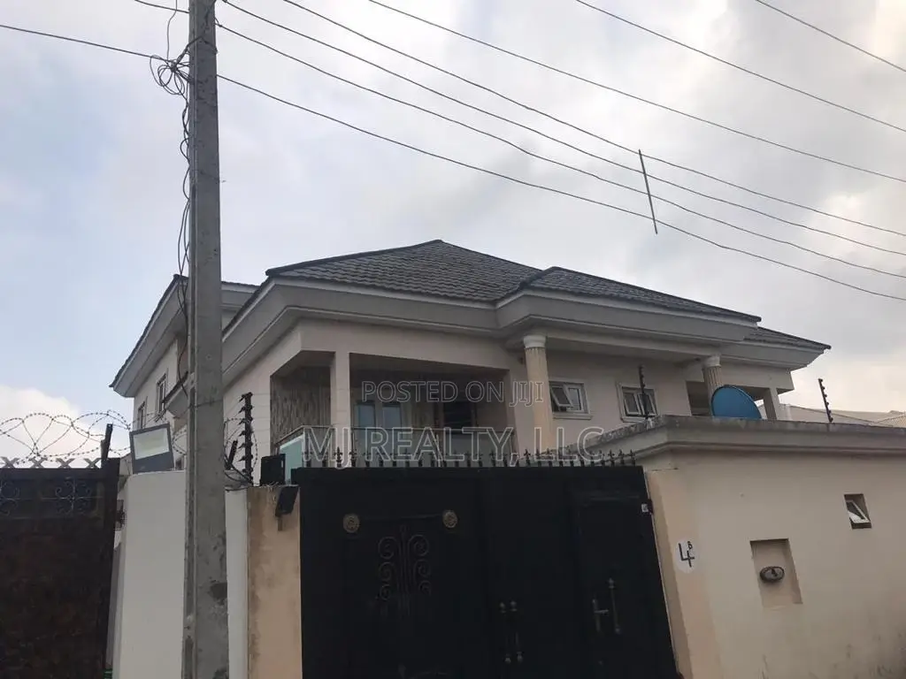 Furnished 5bdrm Duplex in Igbo-efon for sale in Igbo-efon