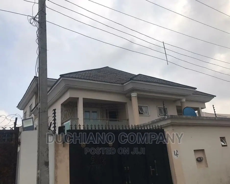 5bdrm Duplex in Igbo-efon for sale in Igbo-efon