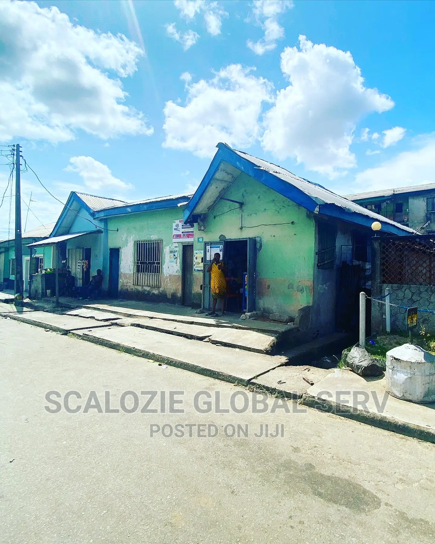2 Nos 3 Bedroom, 1 Selfcon, 18 Single Rooms 2 Shops + Cofo in Port-Harcourt