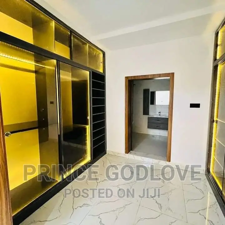 5bdrm Duplex in Kado for sale in Kado