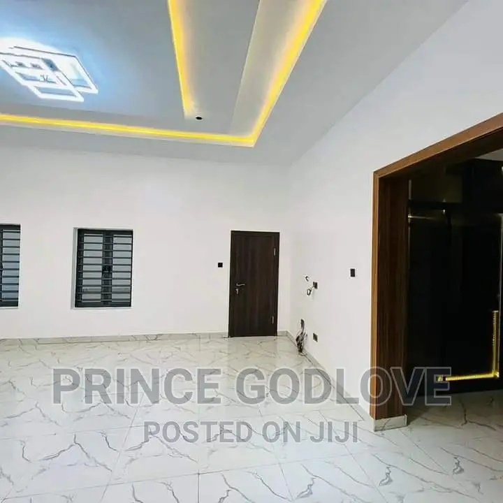 5bdrm Duplex in Kado for sale in Kado